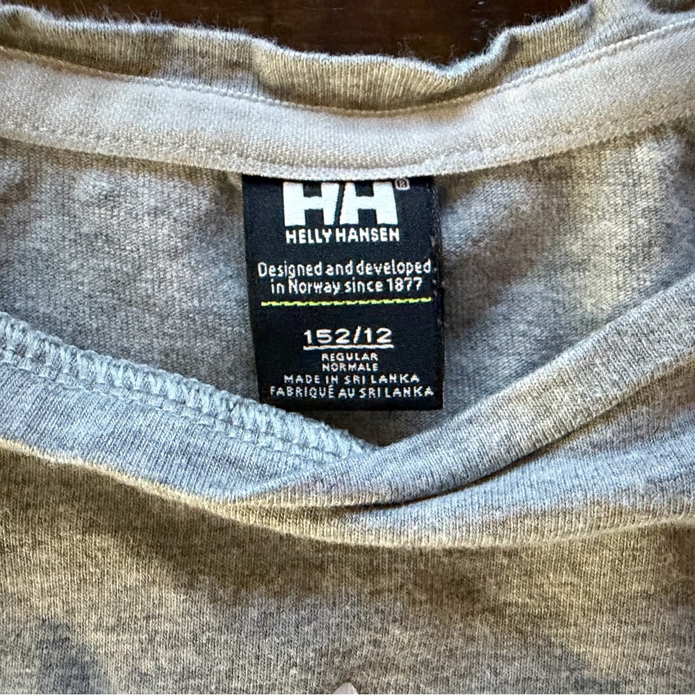Helly Hansen Light Gray Crew Neck Long Sleeve T-Shirt, Kids 12 - Picture 2 of 6